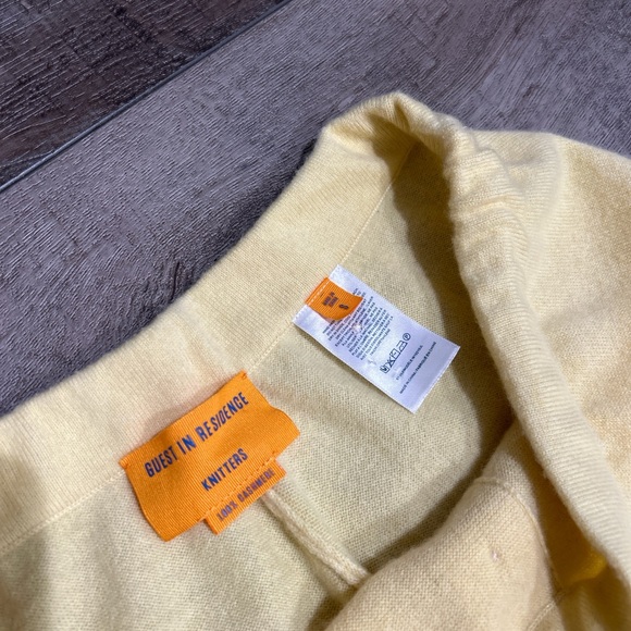 Guest In Residence everywhere cashmere pant in yellow - Picture 5 of 11